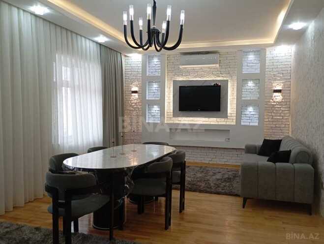 6-комн. дом/дача - пос. Пиршаги - 300 м² (1)