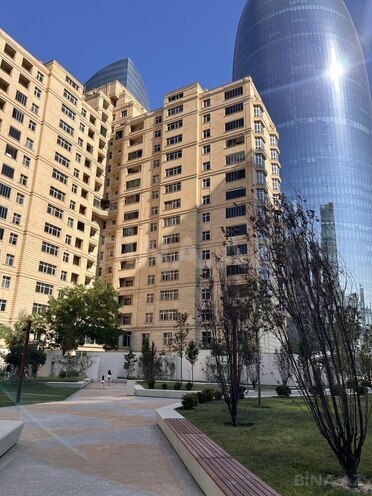 3-комн. новостройка - м. 28 мая - 153.8 м² (1)