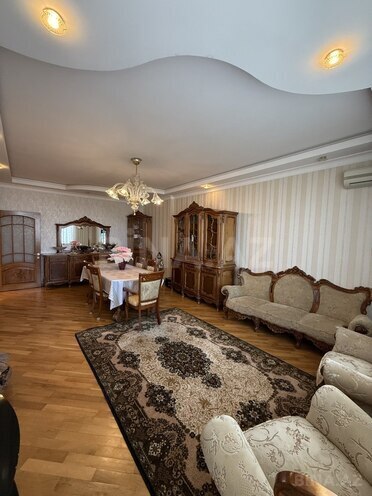4 otaqlı yeni tikili - 8 Noyabr m. - 175 m² (1)