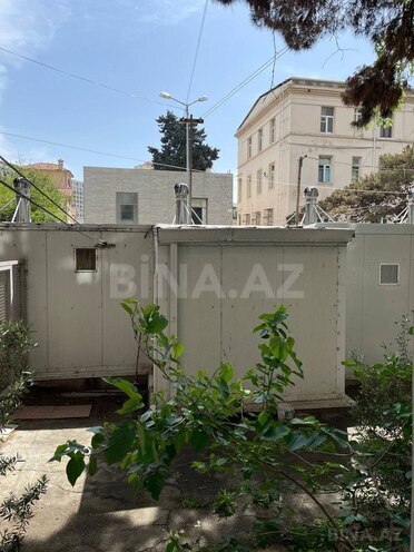 3 otaqlı köhnə tikili - Bakıxanov q. - 74 m² (24)