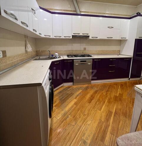 6 otaqlı həyət evi/bağ evi - Bakıxanov q. - 450 m² (3)