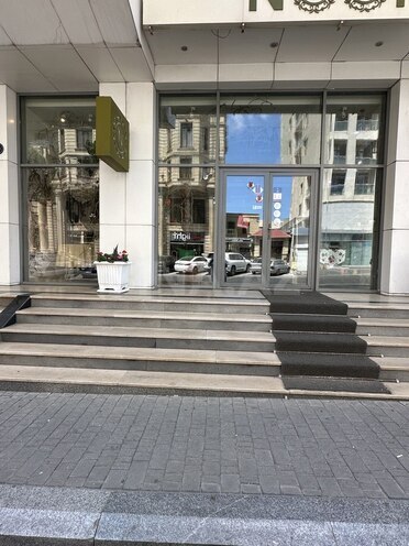 Obyekt - 8 Noyabr m. - 610 m² (1)