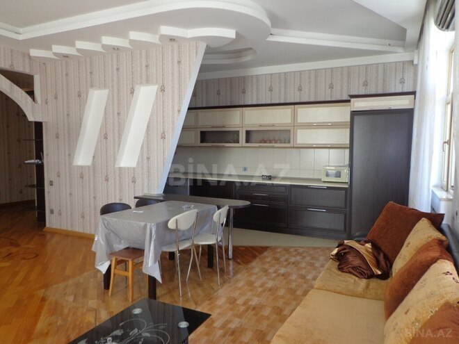 3-комн. новостройка - м. 28 мая - 120 м² (3)
