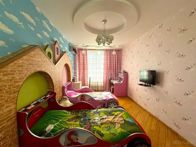 4-комн. новостройка - м. 8 ноября - 188 м² (12)