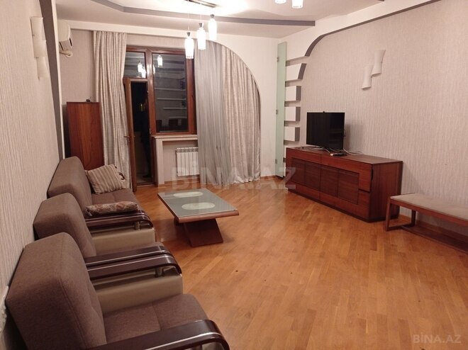 4-комн. новостройка - м. 8 ноября - 180 м² (3)