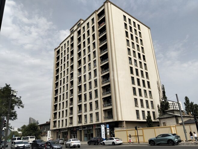 4-комн. новостройка - м. 28 мая - 150 м² (1)