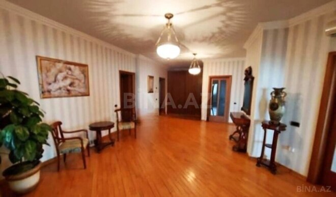 4-комн. новостройка - м. 28 мая - 230 м² (30)