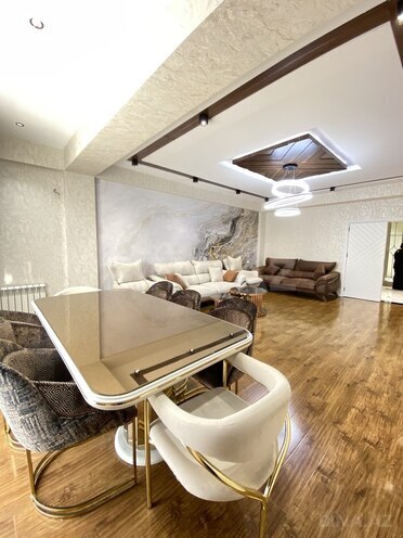 3-комн. новостройка - м. Иншаатчылар - 130 м² (1)
