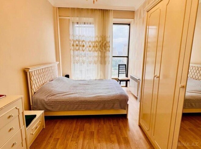 3-комн. новостройка - м. 28 мая - 105 м² (3)
