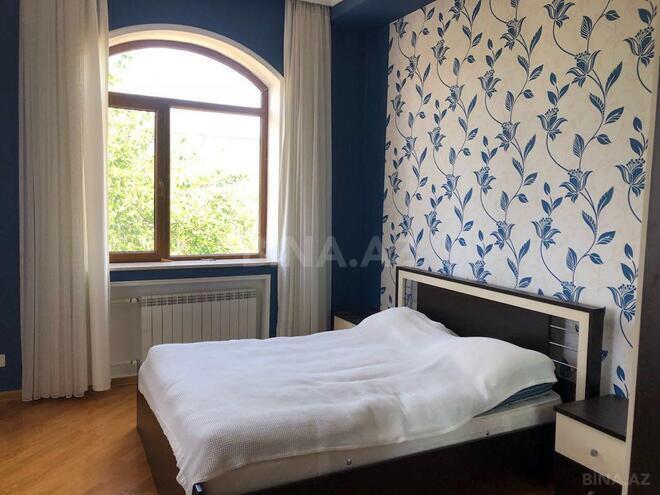 7 otaqlı həyət evi/bağ evi - Novxanı q. - 450 m² (5)