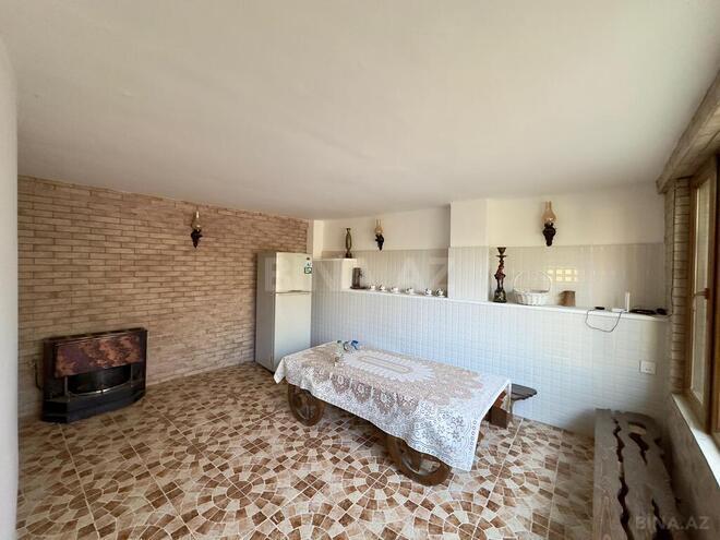 4 otaqlı həyət evi/bağ evi - Novxanı q. - 180 m² (27)