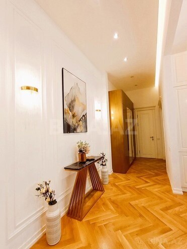 Satılır 3 otaqlı yeni tikili 120 m², 28 May m., photo 1 from 16