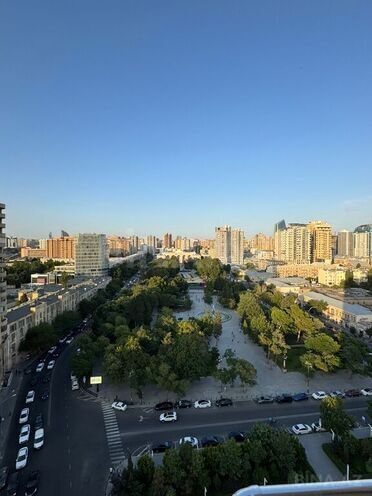 İcarəyə verilir 3 otaqlı yeni tikili 150 m², 28 May m., photo 30 from 32