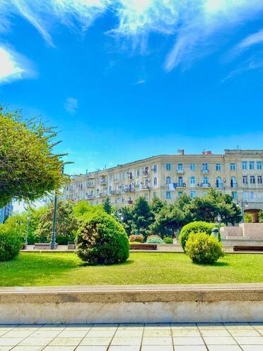 Satılır 3 otaqlı köhnə tikili 85 m², İçəri Şəhər m., photo 1 from 30