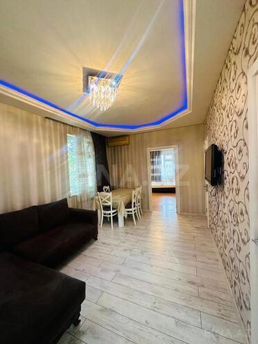 Satılır 2 otaqlı köhnə tikili 60 m², Memar Əcəmi m., photo 1 from 8