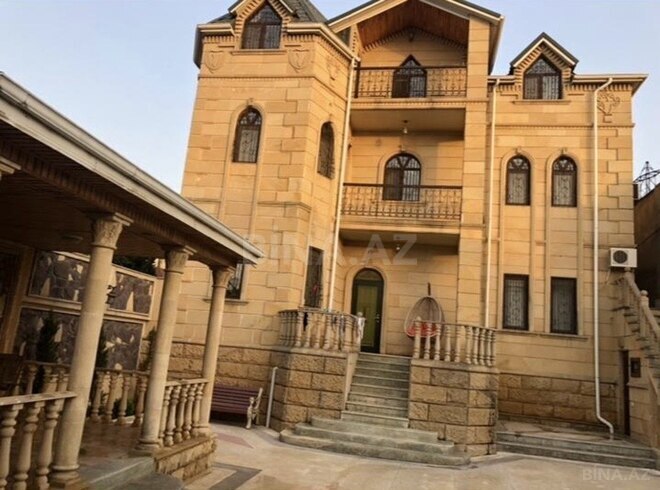 Продаётся 7-комн. дом/дача 400 м², м. Кара Караев, photo 1 from 32