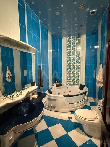 Продаётся 7-комн. дом/дача 400 м², м. Кара Караев, photo 26 from 32