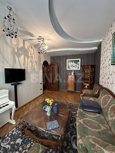 Продаётся 7-комн. дом/дача 400 м², м. Кара Караев, photo 10 from 32