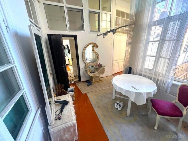 Satılır 2 otaqlı köhnə tikili 45 m², Nizami m., photo 1 from 12