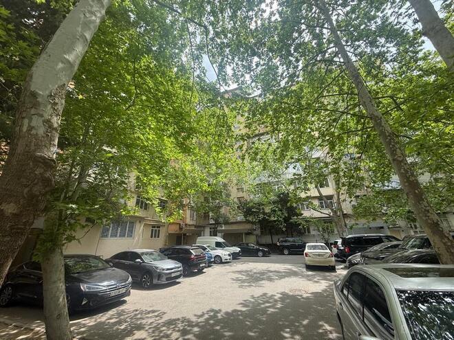 Satılır 2 otaqlı köhnə tikili 65 m², Gənclik m., photo 11 from 13