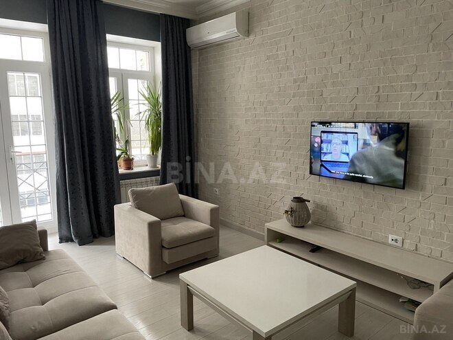Продаётся 2-комн. вторичка 68 м², м. Ичеришехер, photo 8 from 30