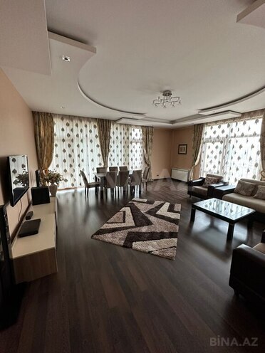 Сдаётся 4-комн. новостройка 196 м², Насиминский  р., photo 16 from 24
