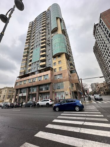 Сдаётся 4-комн. новостройка 196 м², Насиминский  р., photo 1 from 24