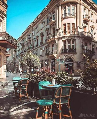 Satılır 2 otaqlı köhnə tikili 100 m², Sahil m., photo 1 from 13