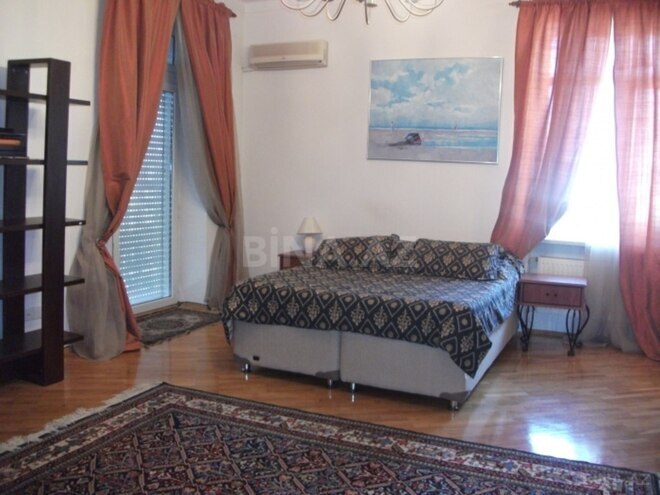 Satılır 5 otaqlı köhnə tikili 200 m², Nəsimi r., photo 8 from 31