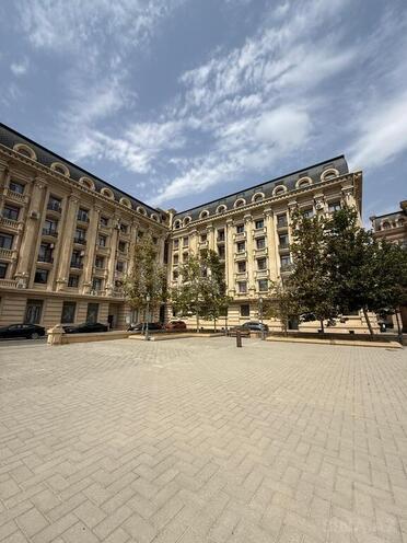 Satılır 4 otaqlı yeni tikili 240 m², Səbail r., photo 1 from 32