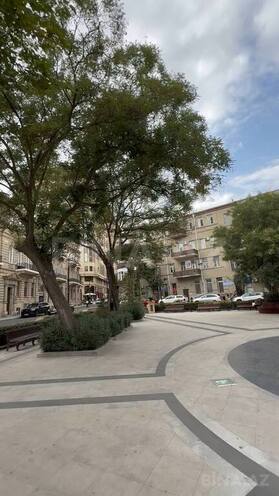 Продаётся 3-комн. вторичка 90 м², м. Ичеришехер, photo 1 from 23