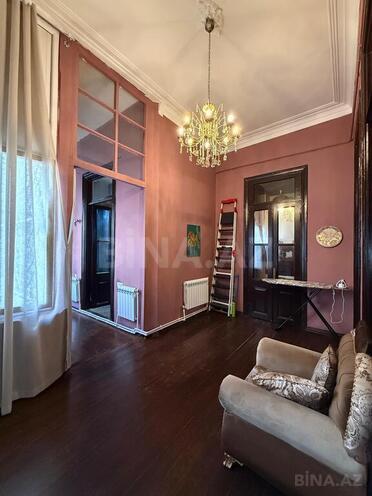 Satılır 4 otaqlı köhnə tikili 140 m², Sahil m., photo 17 from 24