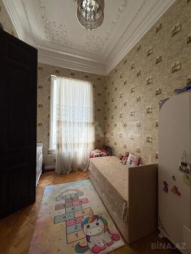 Satılır 4 otaqlı köhnə tikili 140 m², Sahil m., photo 10 from 24