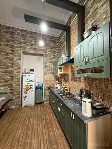 Satılır 4 otaqlı köhnə tikili 140 m², Sahil m., photo 18 from 24