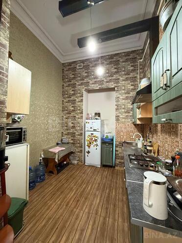 Satılır 4 otaqlı köhnə tikili 140 m², Sahil m., photo 19 from 24