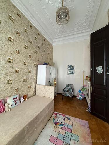Satılır 4 otaqlı köhnə tikili 140 m², Sahil m., photo 11 from 24