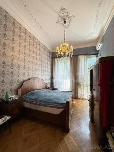 Satılır 4 otaqlı köhnə tikili 140 m², Sahil m., photo 9 from 24