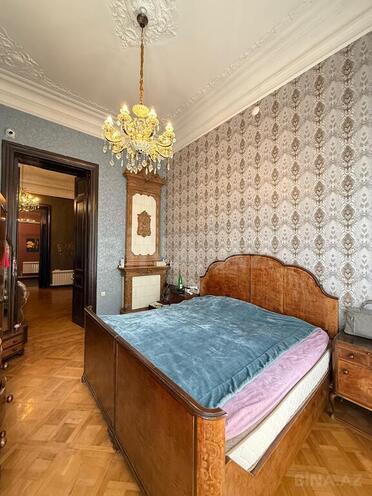 Satılır 4 otaqlı köhnə tikili 140 m², Sahil m., photo 8 from 24