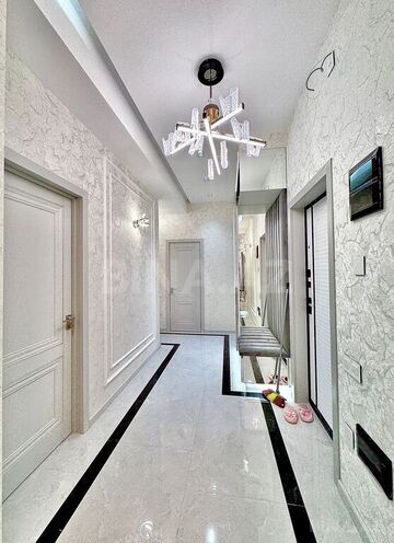Продаётся 2-комн. новостройка 85 м², м. Кара Караев, photo 1 from 17