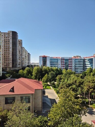 Satılır 2 otaqlı köhnə tikili 65 m², 8 Noyabr m., photo 3 from 12