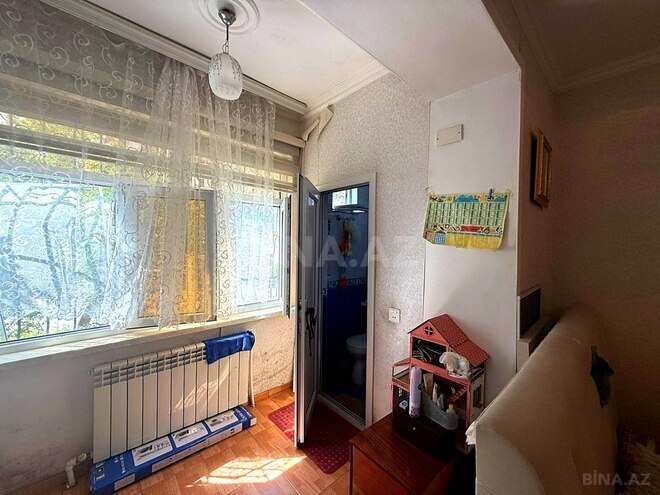 Satılır 5 otaqlı köhnə tikili 120 m², Qara Qarayev m., photo 17 from 31