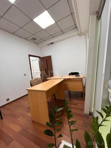 Сдаётся 1-комн. офис 20 м², м. Сахил, photo 4 from 6