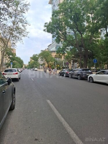 Сдаётся 7-комн. вторичка 380 м², м. Сахил, photo 22 from 25