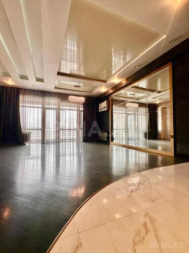 Satılır 4 otaqlı yeni tikili 205 m², 28 May m., photo 1 from 32