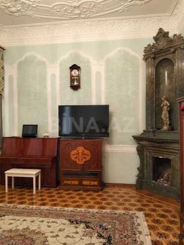 Продаётся 8-комн. вторичка 250 м², м. Низами, photo 15 from 22