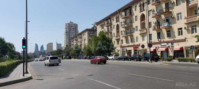 Продаётся 3-комн. вторичка 90 м², м. Низами, photo 1 from 18