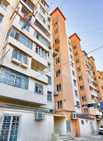 Satılır 3 otaqlı köhnə tikili 75 m², Qara Qarayev m., photo 1 from 17