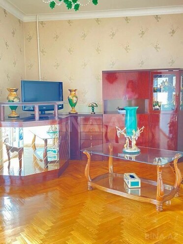 Satılır 3 otaqlı köhnə tikili 92 m², 28 May m., photo 3 from 28