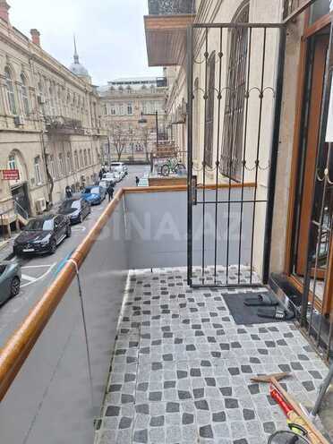 Satılır 4 otaqlı köhnə tikili 185 m², İçəri Şəhər m., photo 4 from 24