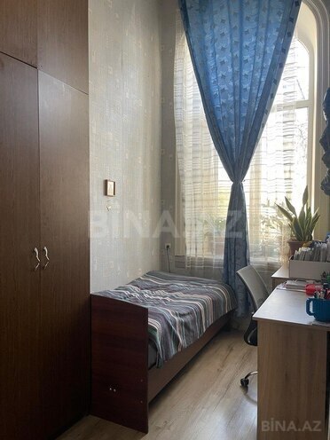 Satılır 3 otaqlı köhnə tikili 69 m², Sahil m., photo 19 from 28